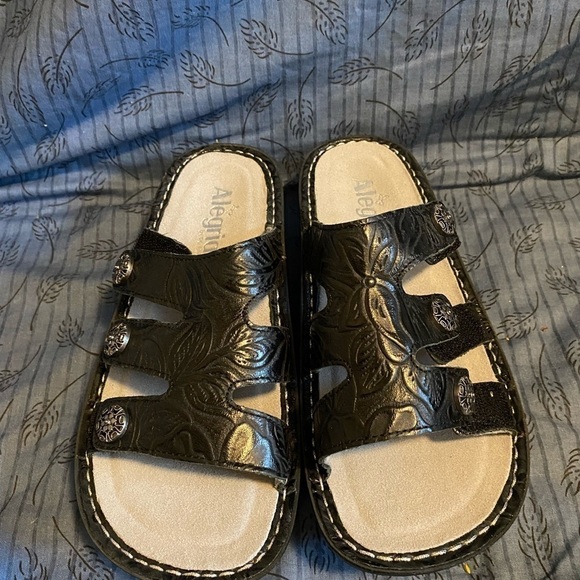 Alegria Dinah 511x leaf motif Velcro sandals size 7 - Picture 1 of 5